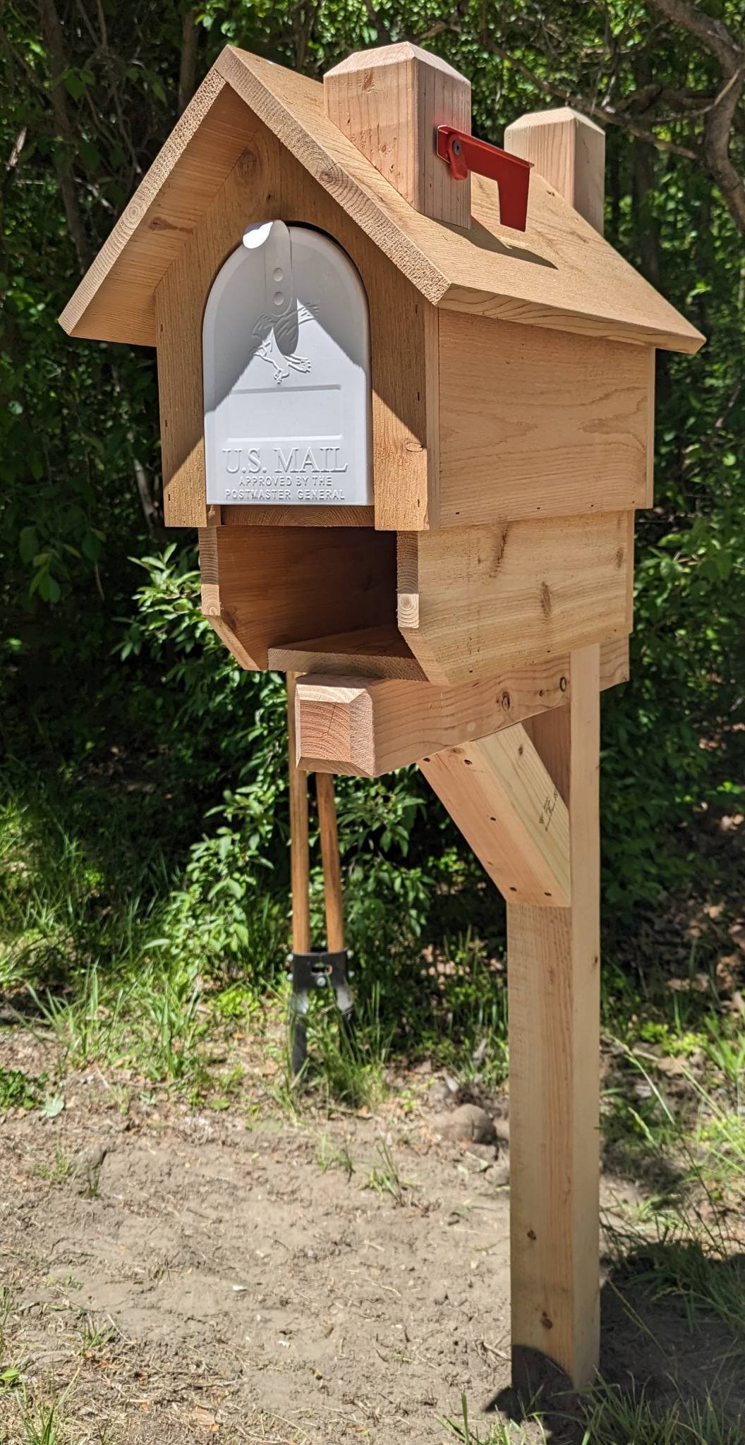 Cedar mailbox photo