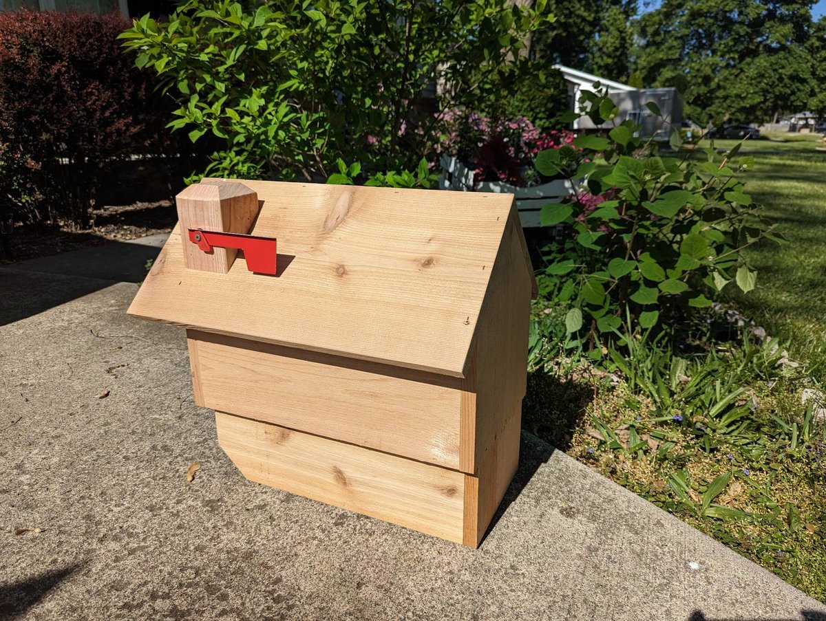 Cedar mailbox photo