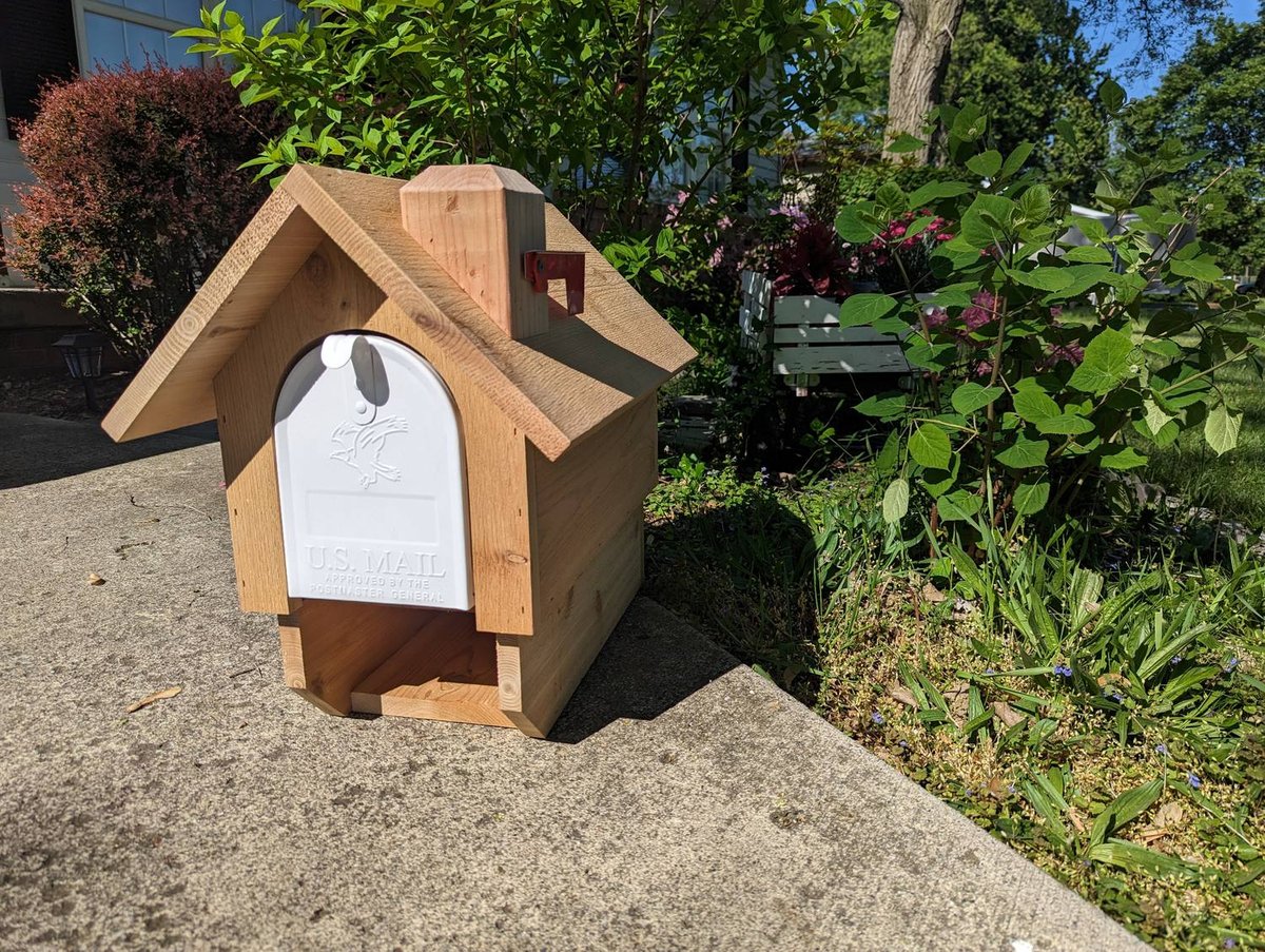 Cedar mailbox photo
